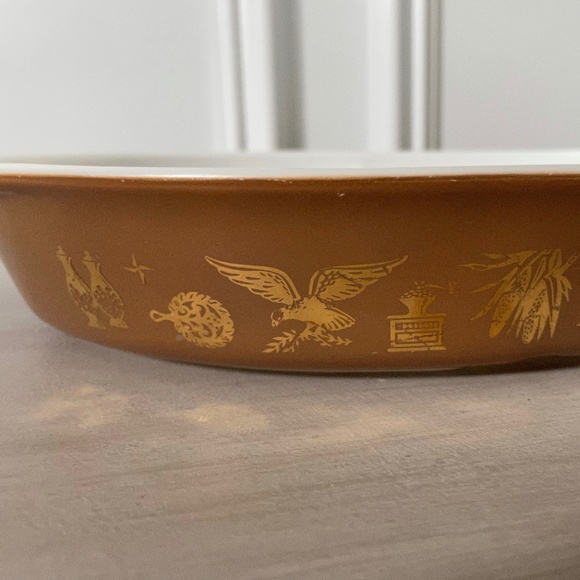 🌟VINTAGE🌟 Pyrex Early American Heritage Divided Dish Ovenware 1.5 Qt. (No Lid) - Picture 2 of 4